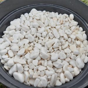 Balti gludinti akmenukai 15-25